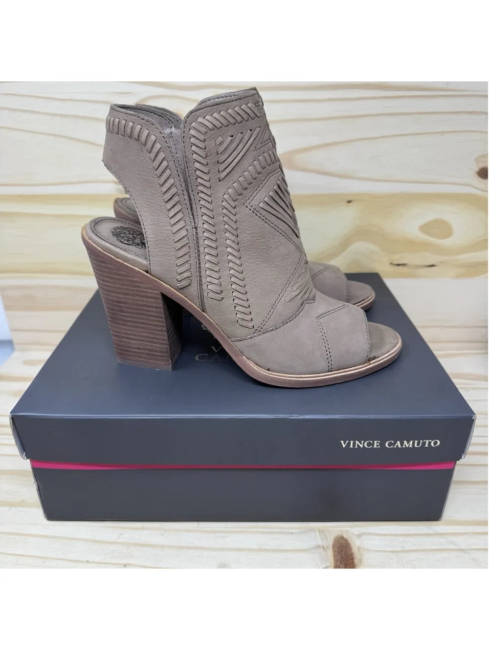 Vince Camuto Booties Peep Toe Heeled Leather Tan Geometric Design Size 10M